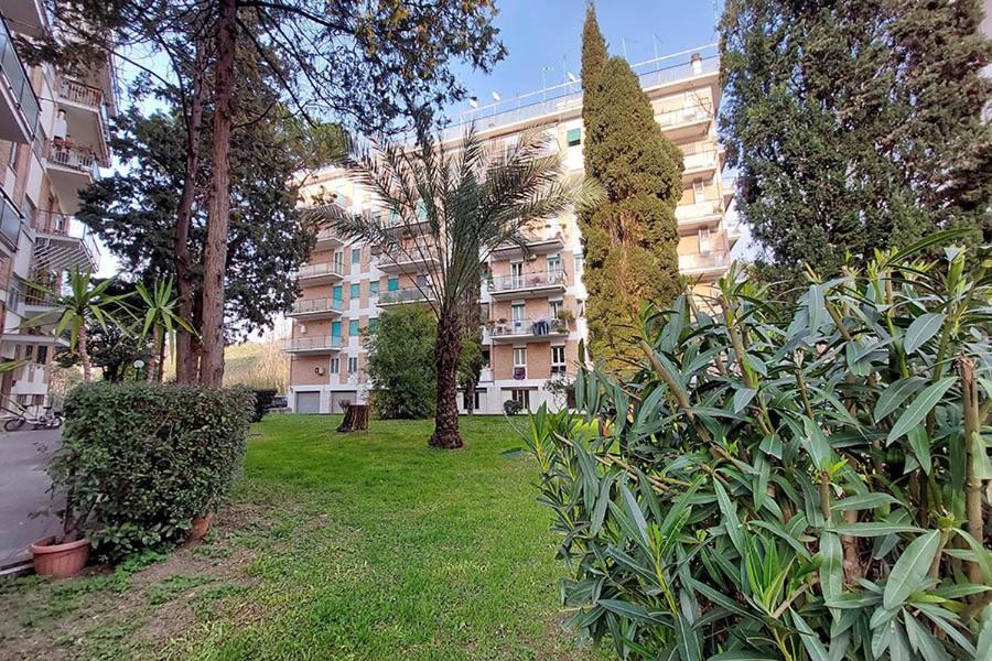 Отель La Casa Di Flavia Рим Экстерьер фото